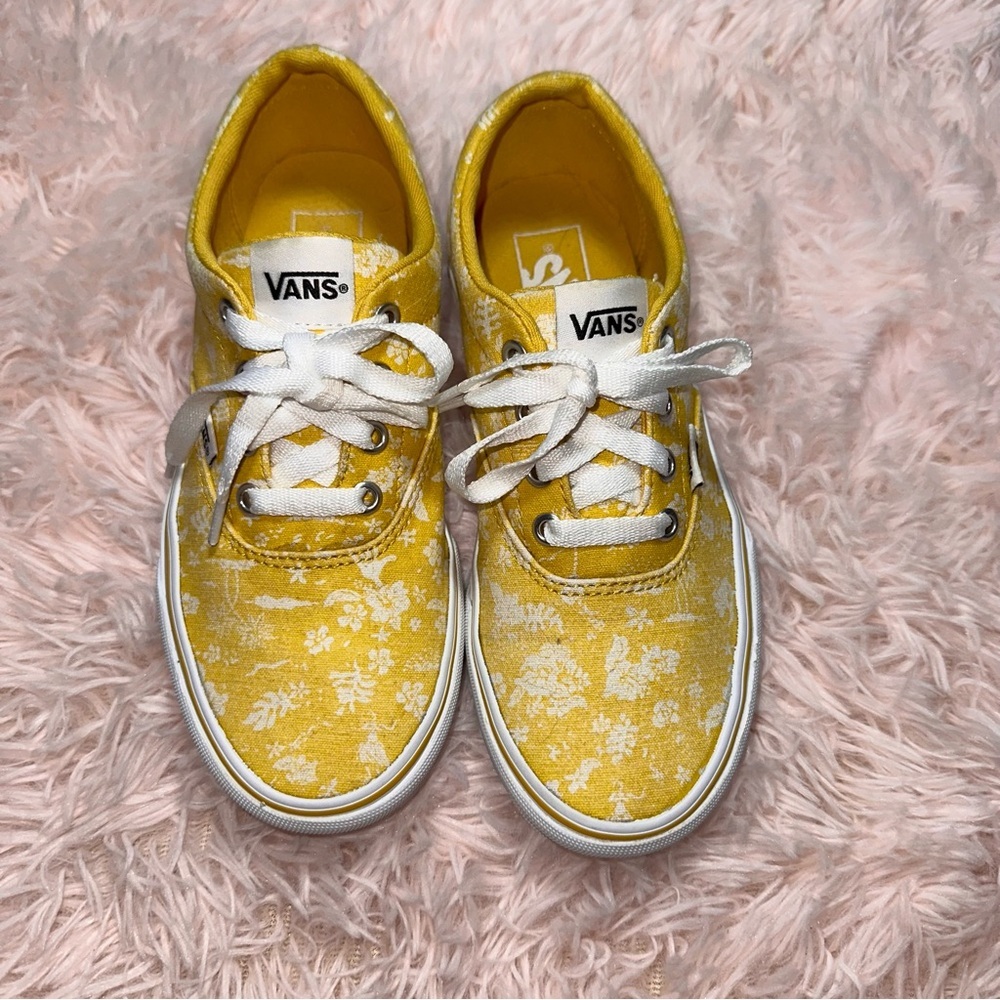 Vans Women’s Yellow unique Size 6 old school Floral Skater streetwear shoes
